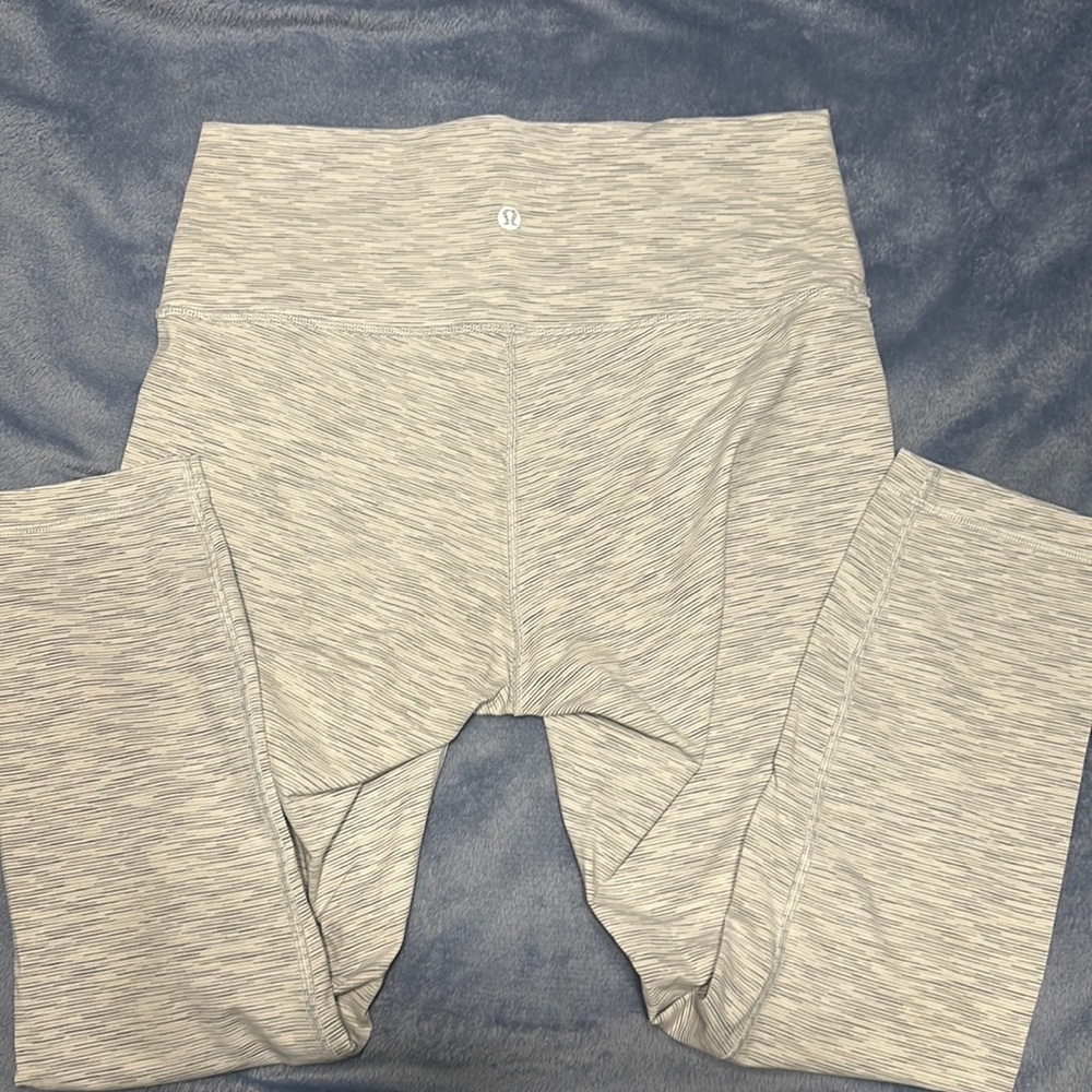Lululemon high waisted tight 🍋